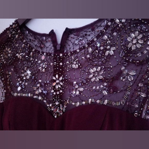 NWT Xscape Maroon/Plum Beaded Sleeveless Event Gown 8 - Picture 7 of 11